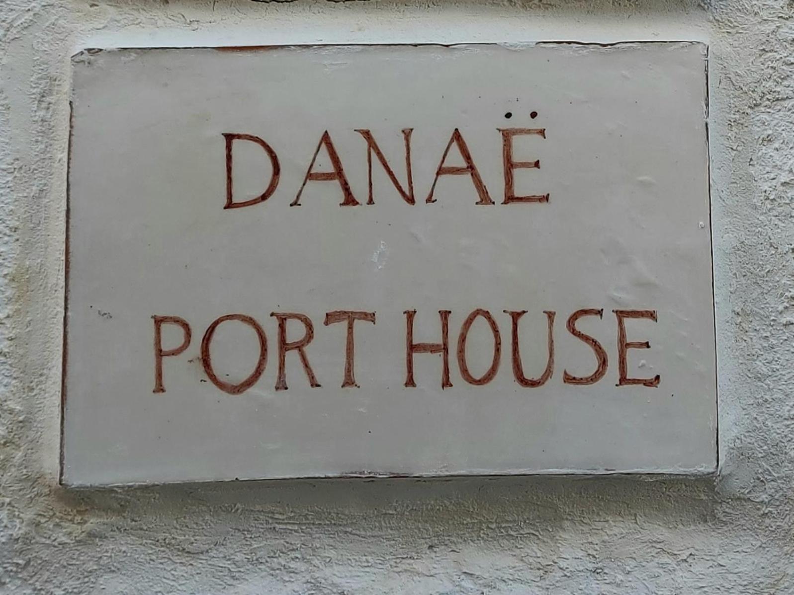 Апартаменти Danae Port House Гідра Екстер'єр фото